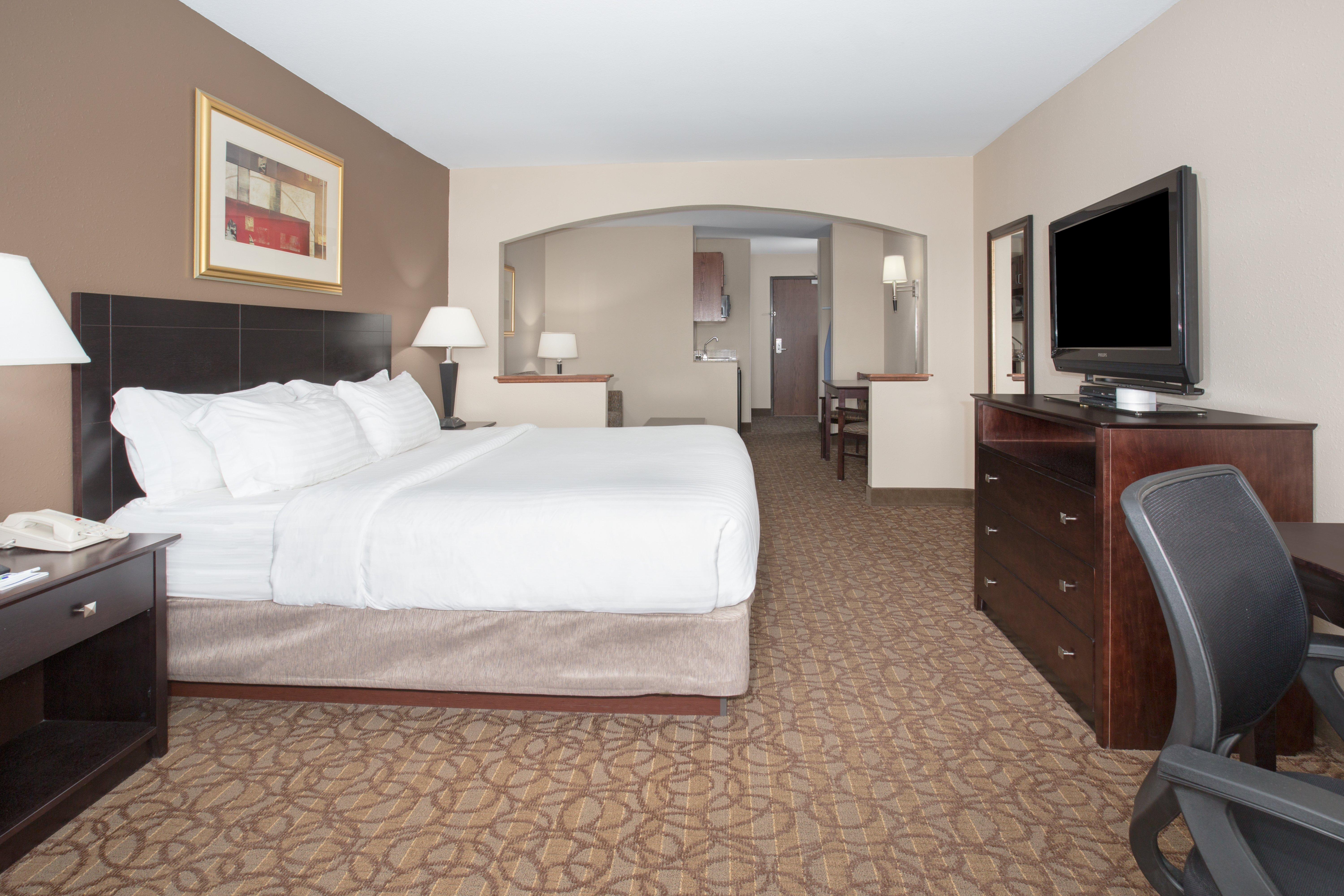Holiday Inn Express Hotel & Suites Concordia Us 81 By Ihg מראה חיצוני תמונה