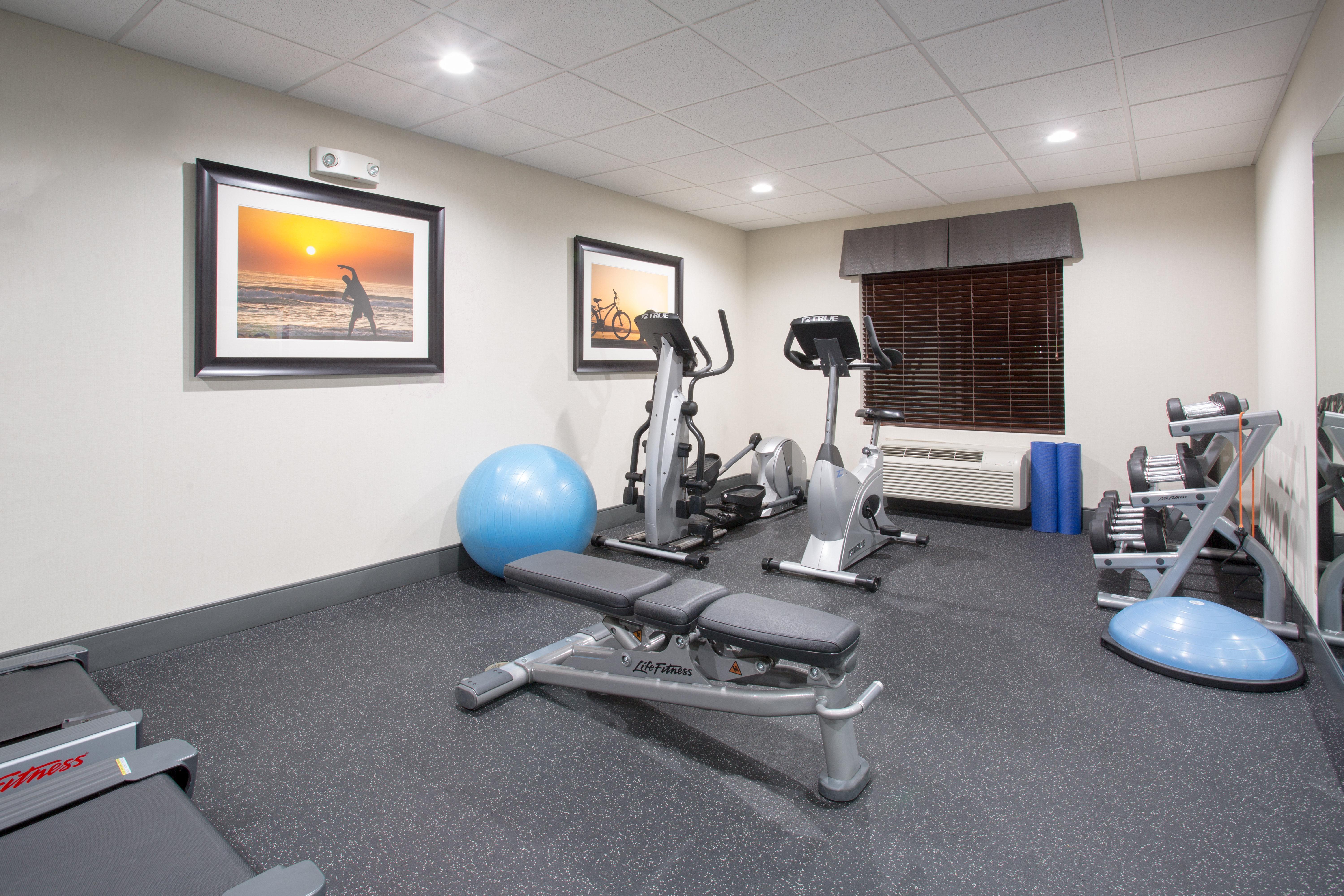 Holiday Inn Express Hotel & Suites Concordia Us 81 By Ihg מראה חיצוני תמונה