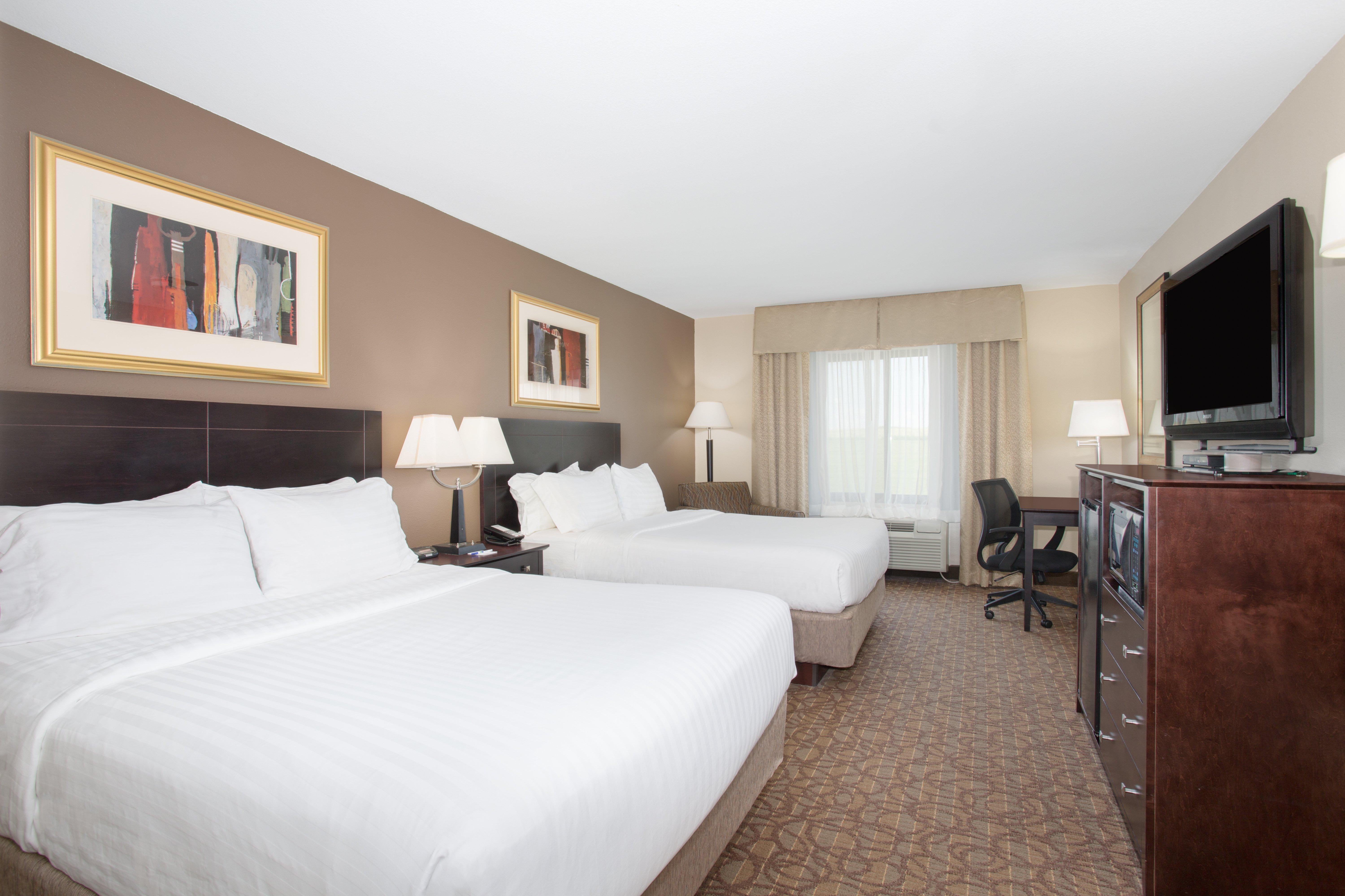 Holiday Inn Express Hotel & Suites Concordia Us 81 By Ihg מראה חיצוני תמונה