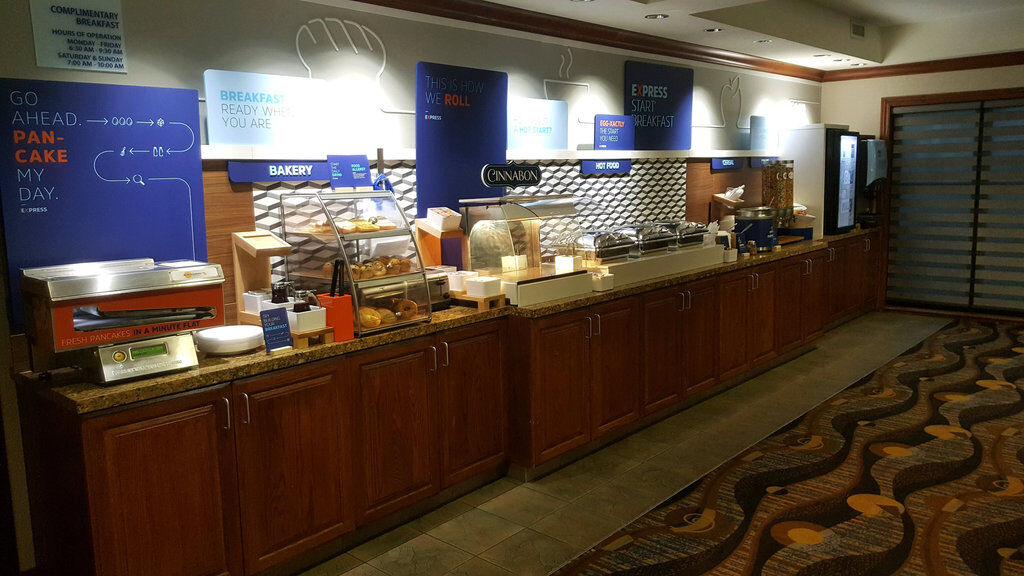 Holiday Inn Express Hotel & Suites Concordia Us 81 By Ihg מראה חיצוני תמונה